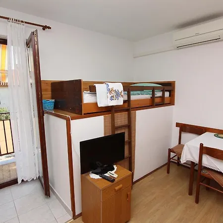 Miriana Apartment